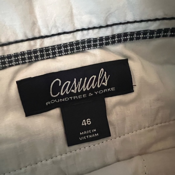 NWT - Roundtree & York - Casual Classic Fit Shorts - Picture 4 of 5